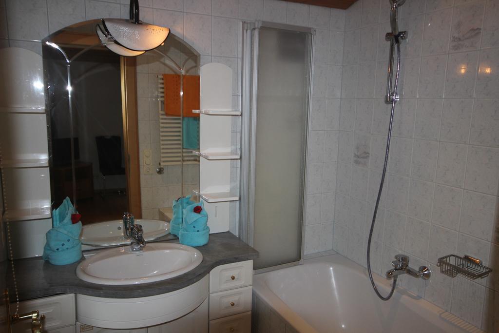 Alpenappartement Капрун Екстериор снимка