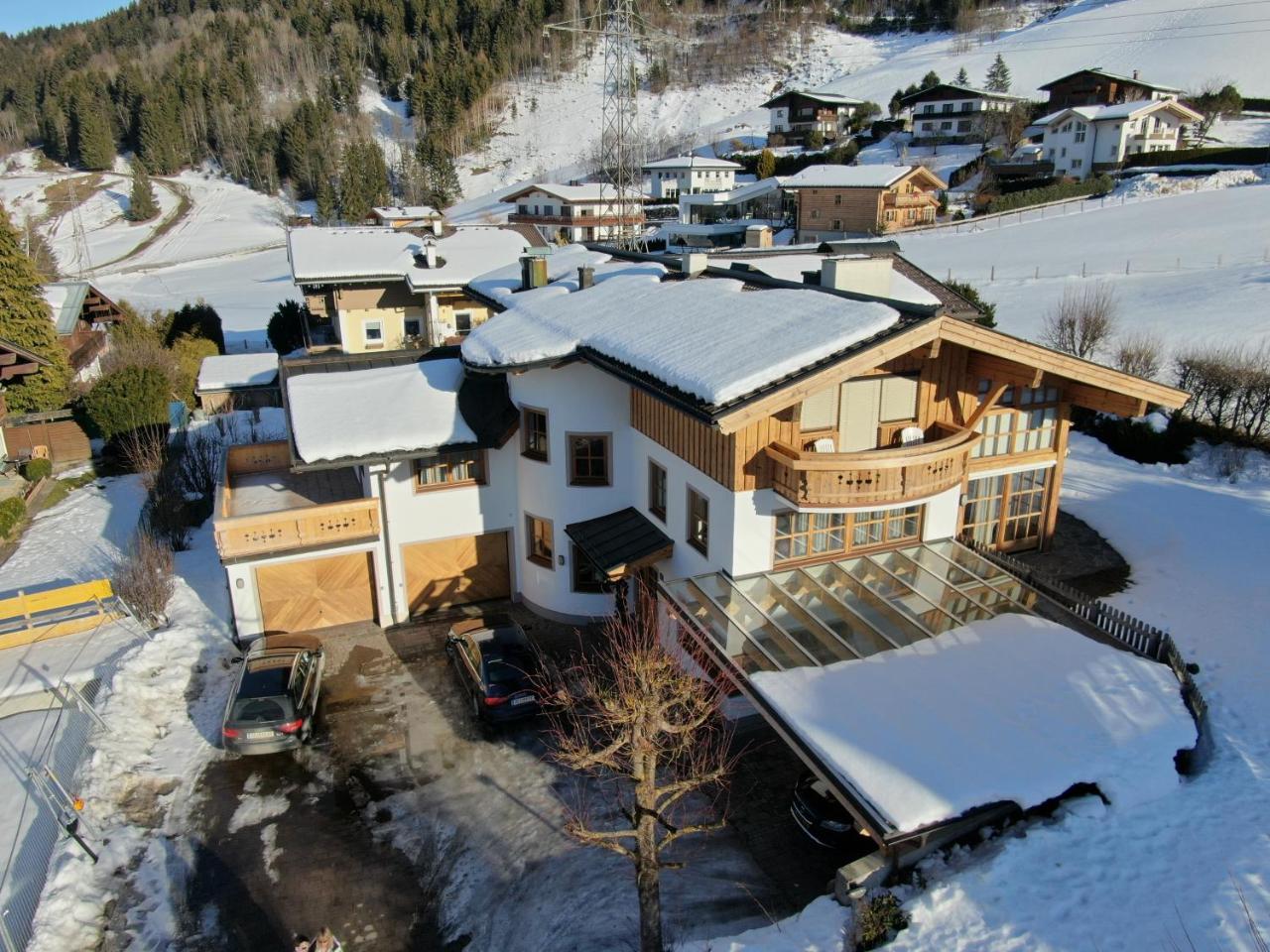 Alpenappartement Капрун Екстериор снимка